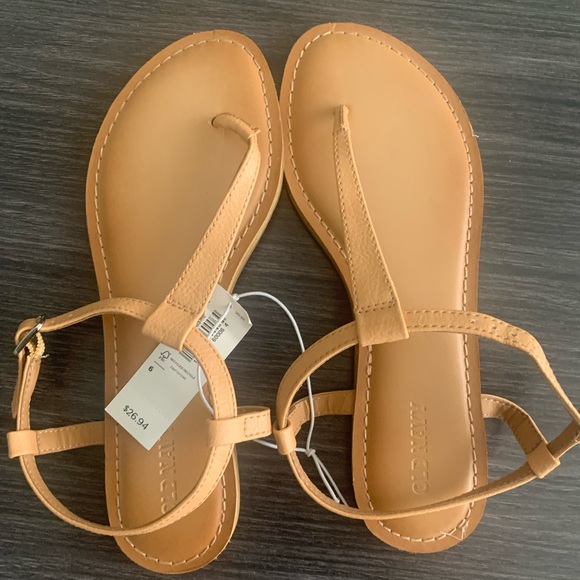 Old Navy tan sandals - Picture 2 of 4